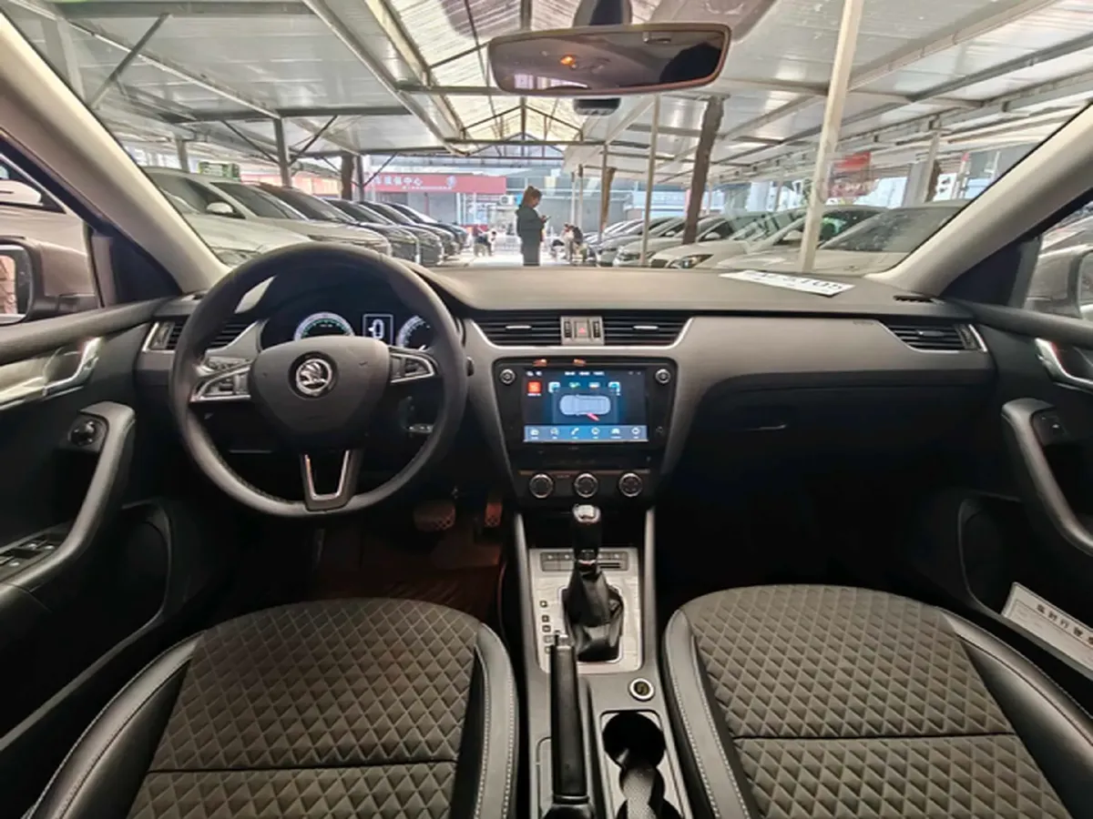 2018 Skoda Octavia 1.2T 116HP L4 7DCT,autocango,china used car exporter,china ev exporter,chinese used car exporter,chinese used ev exporter