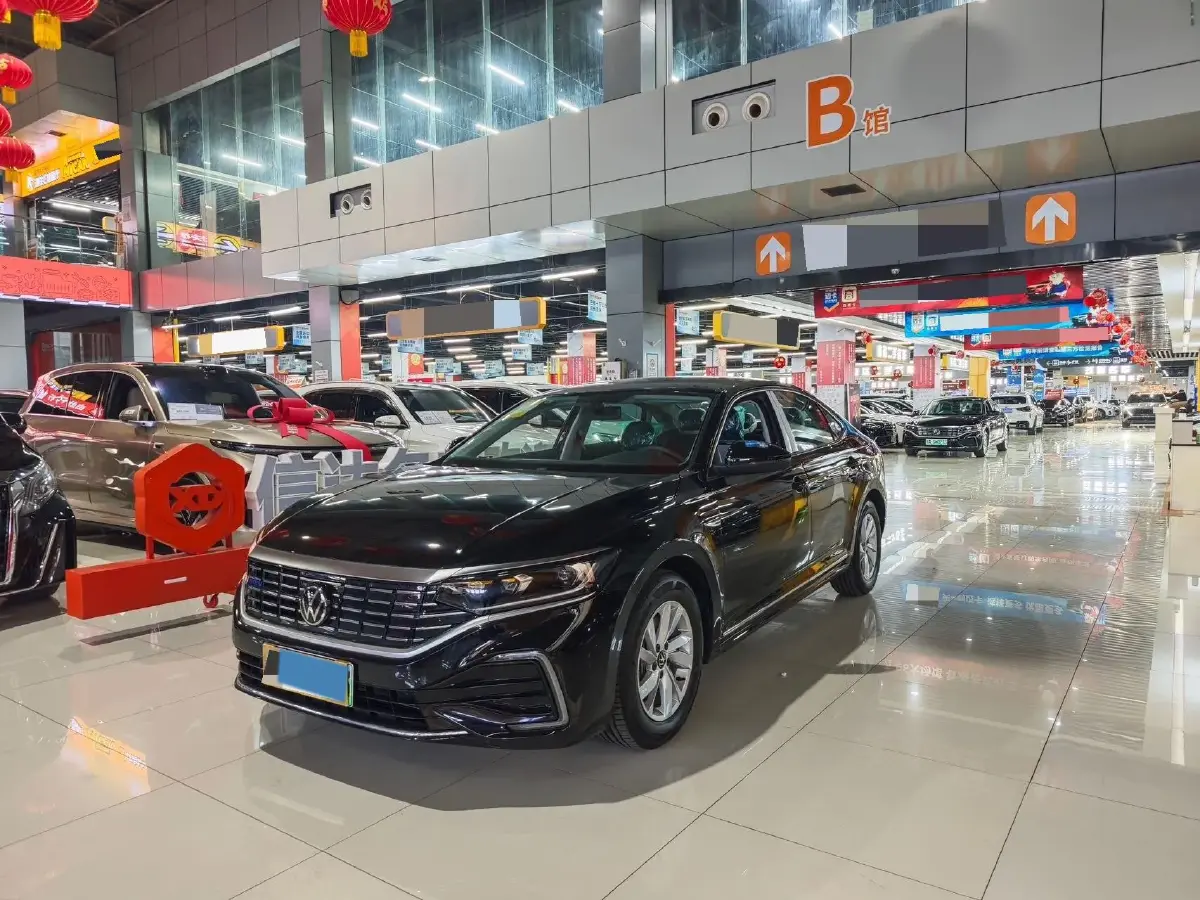 2025 Volkswagen Passat 1.4T 150HP L4 6DCT PHEV