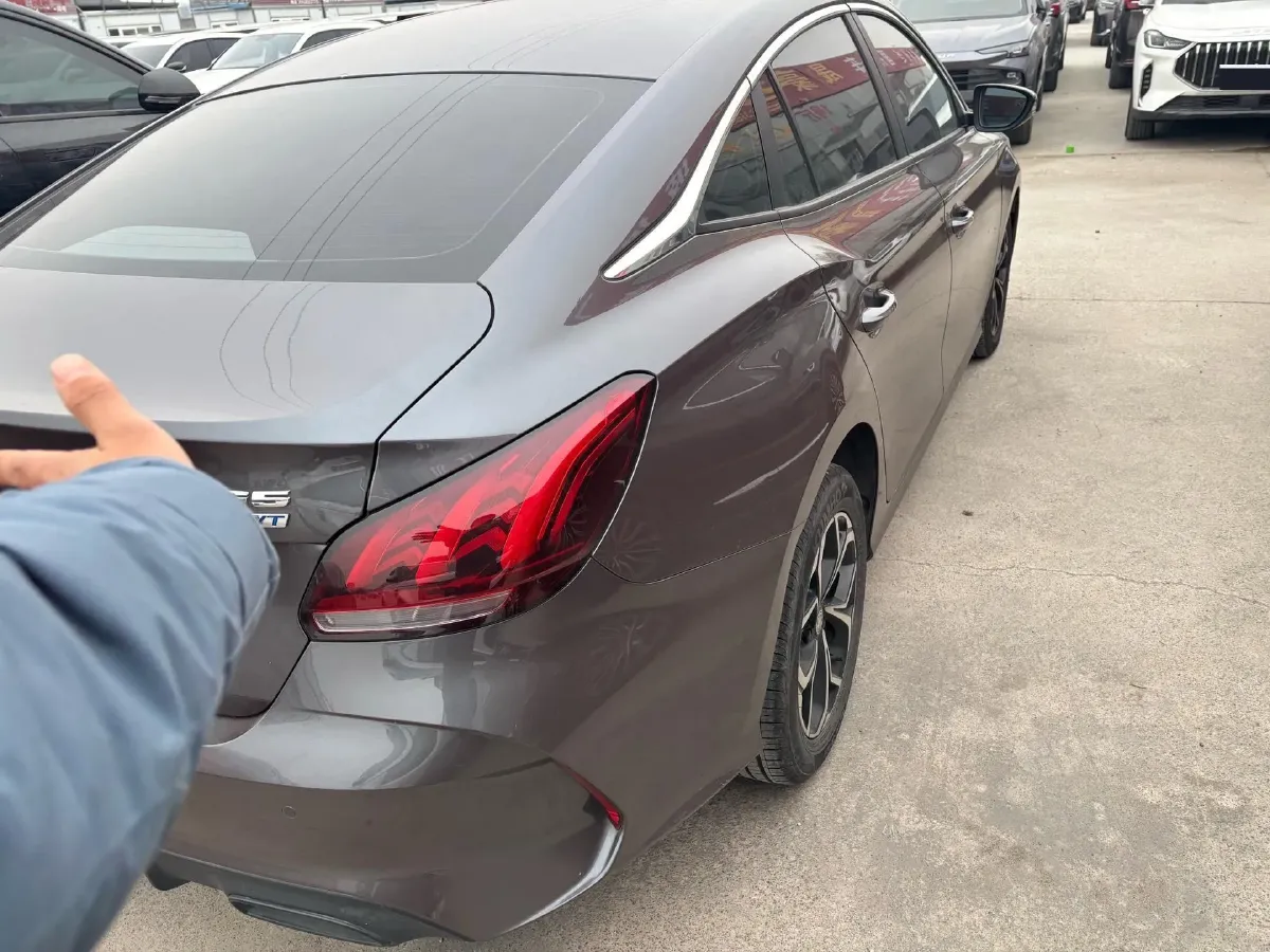 2023 MG 5 1.5L 129HP L4 5MT,autocango,china used car exporter,china ev exporter,chinese used car exporter,chinese used ev exporter