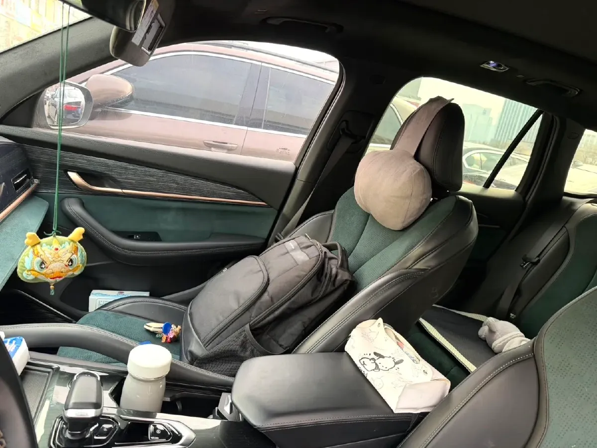 2021 Geely Monjaro 2.0T 218HP L4 7DCT,autocango,china used car exporter,china ev exporter,chinese used car exporter,chinese used ev exporter