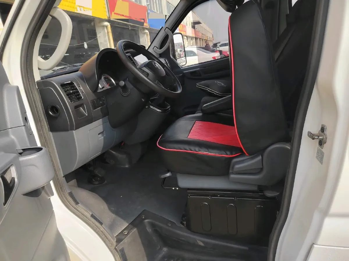 2021 MAXUS XinTu V80 2.0T 139HP L4 6MT,autocango,china used car exporter,china ev exporter,chinese used car exporter,chinese used ev exporter