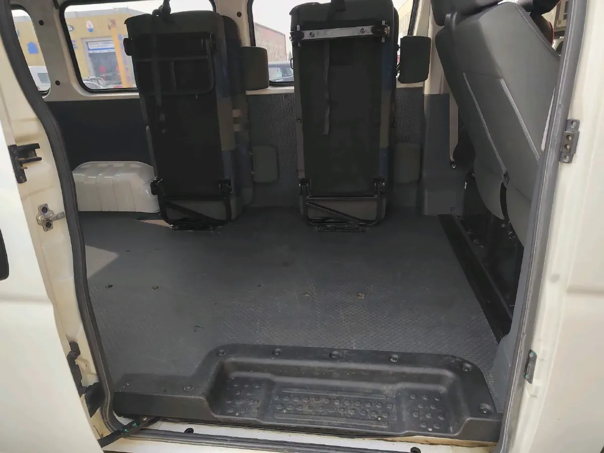 2021 MAXUS XinTu V80 2.0T 139HP L4 6MT,autocango,china used car exporter,china ev exporter,chinese used car exporter,chinese used ev exporter