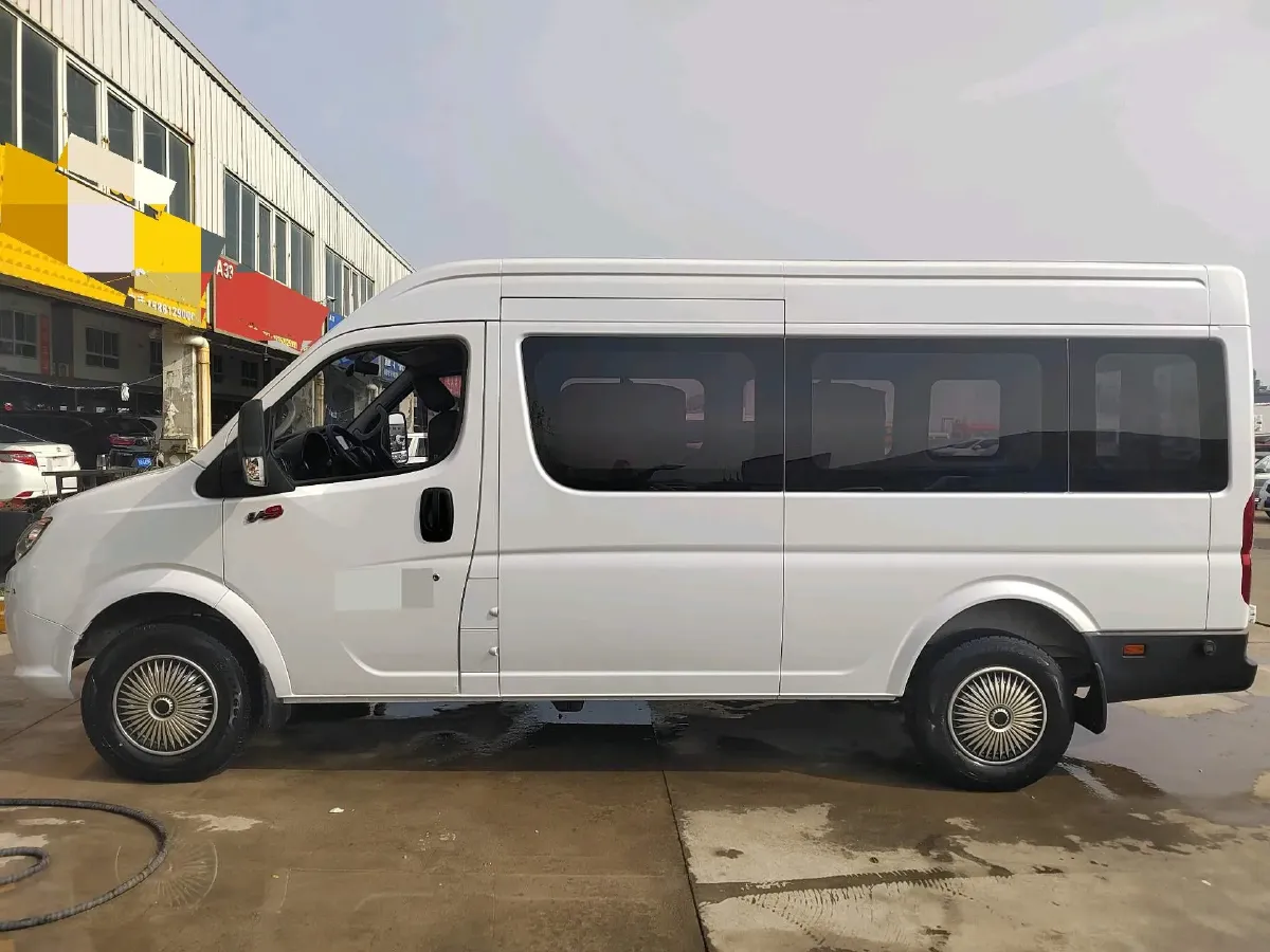 2021 MAXUS XinTu V80 2.0T 139HP L4 6MT,autocango,china used car exporter,china ev exporter,chinese used car exporter,chinese used ev exporter