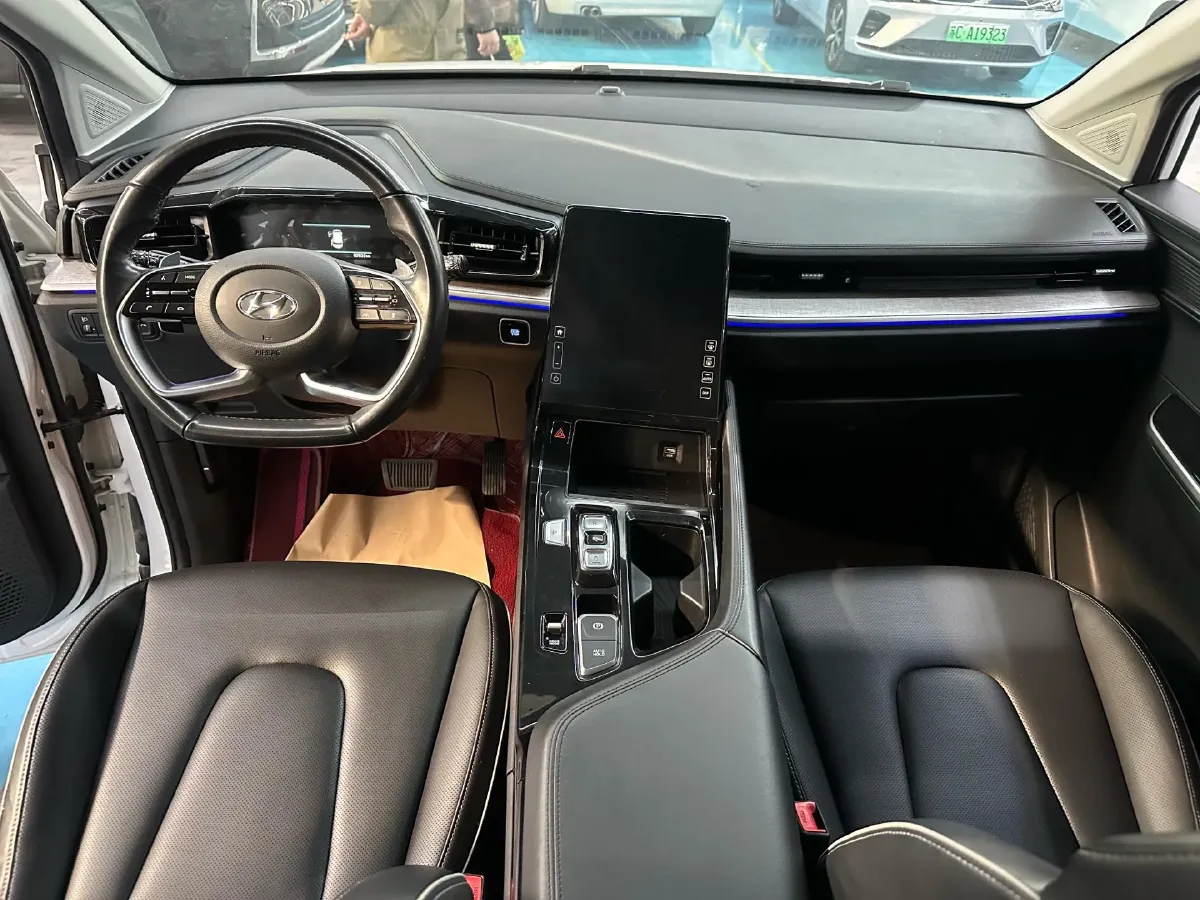 2021 Hyundai Custo 2.0T 236HP L4 8AT,autocango,china used car exporter,china ev exporter,chinese used car exporter,chinese used ev exporter