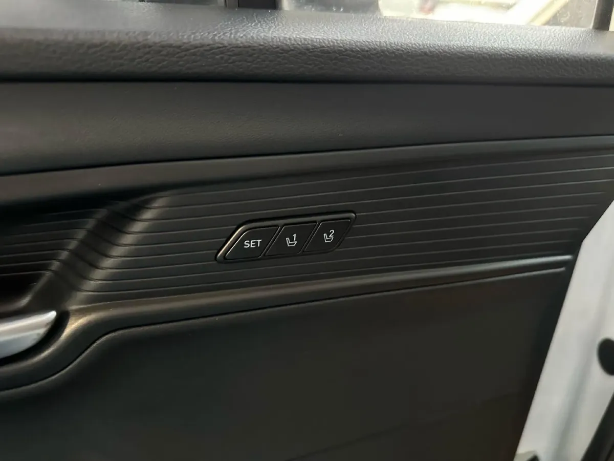 2021 Hyundai Custo 2.0T 236HP L4 8AT,autocango,china used car exporter,china ev exporter,chinese used car exporter,chinese used ev exporter