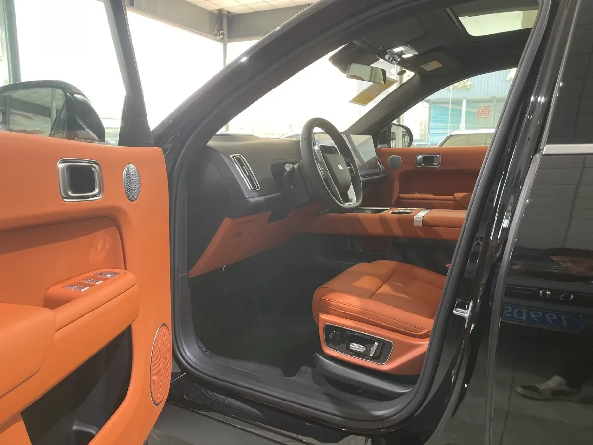 2025 Li L7 Range Extended 154HP REEV,autocango,china used car exporter,china ev exporter,chinese used car exporter,chinese used ev exporter