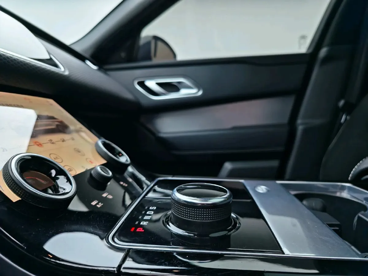 2020 Land Rover Range Rover Velar 2.0T 250HP L4 8AT,autocango,china used car exporter,china ev exporter,chinese used car exporter,chinese used ev exporter