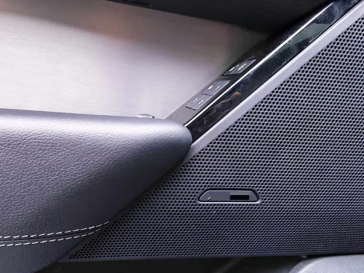 2020 Land Rover Range Rover Velar 2.0T 250HP L4 8AT,autocango,china used car exporter,china ev exporter,chinese used car exporter,chinese used ev exporter