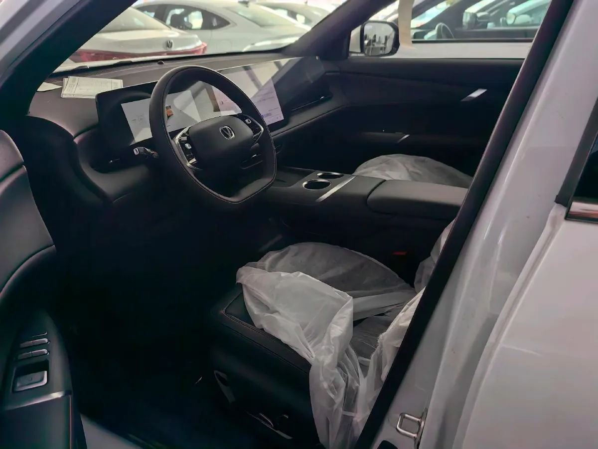 2025 ChangAn CS75 Plus 1.5T 188HP L4 8AT,autocango,china used car exporter,china ev exporter,chinese used car exporter,chinese used ev exporter