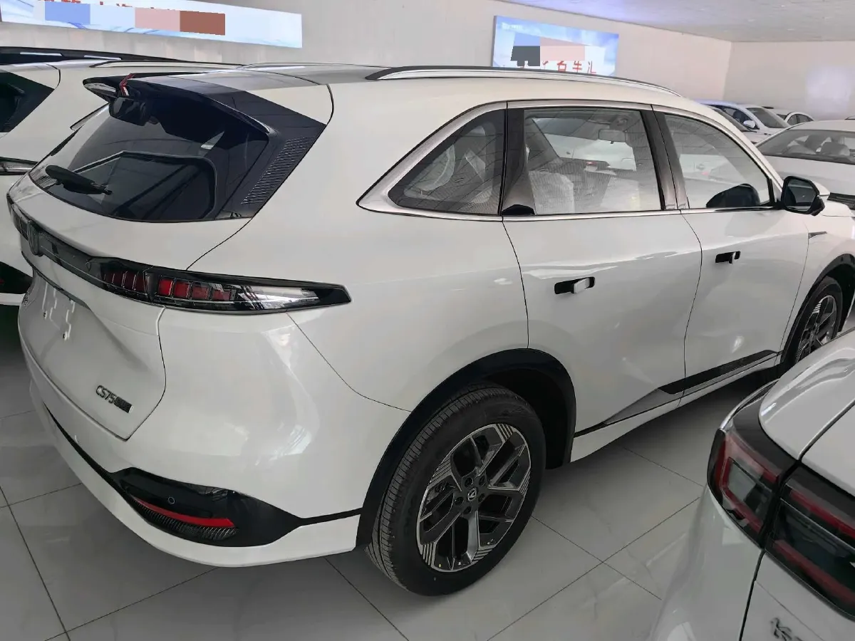 2025 ChangAn CS75 Plus 1.5T 188HP L4 8AT,autocango,china used car exporter,china ev exporter,chinese used car exporter,chinese used ev exporter