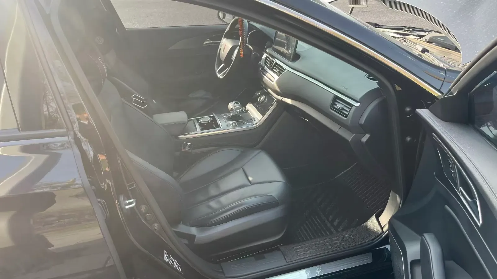 2022 HongQi H5 1.5T 169HP L4 7DCT,autocango,china used car exporter,china ev exporter,chinese used car exporter,chinese used ev exporter