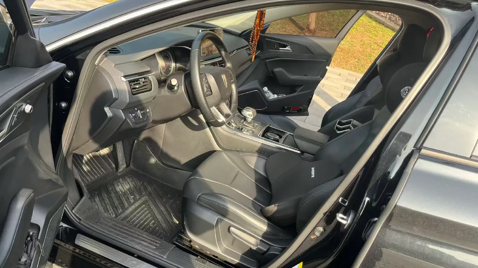 2022 HongQi H5 1.5T 169HP L4 7DCT,autocango,china used car exporter,china ev exporter,chinese used car exporter,chinese used ev exporter