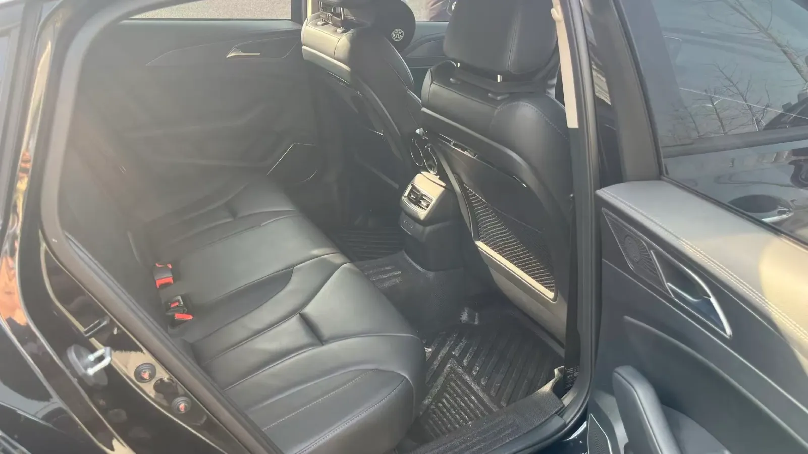 2022 HongQi H5 1.5T 169HP L4 7DCT,autocango,china used car exporter,china ev exporter,chinese used car exporter,chinese used ev exporter