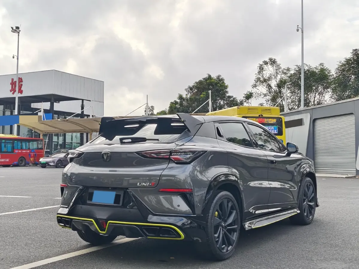 2020 ChangAn UNI-T 1.5T 180HP L4 7DCT,autocango,china used car exporter,china ev exporter,chinese used car exporter,chinese used ev exporter