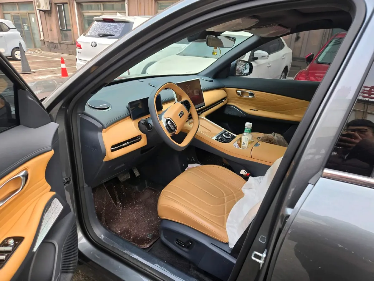 2025 LanDian E5 PLUS 1.5L 95HP L4 E-CVT PHEV 18.4KWH,autocango,china used car exporter,china ev exporter,chinese used car exporter,chinese used ev exporter