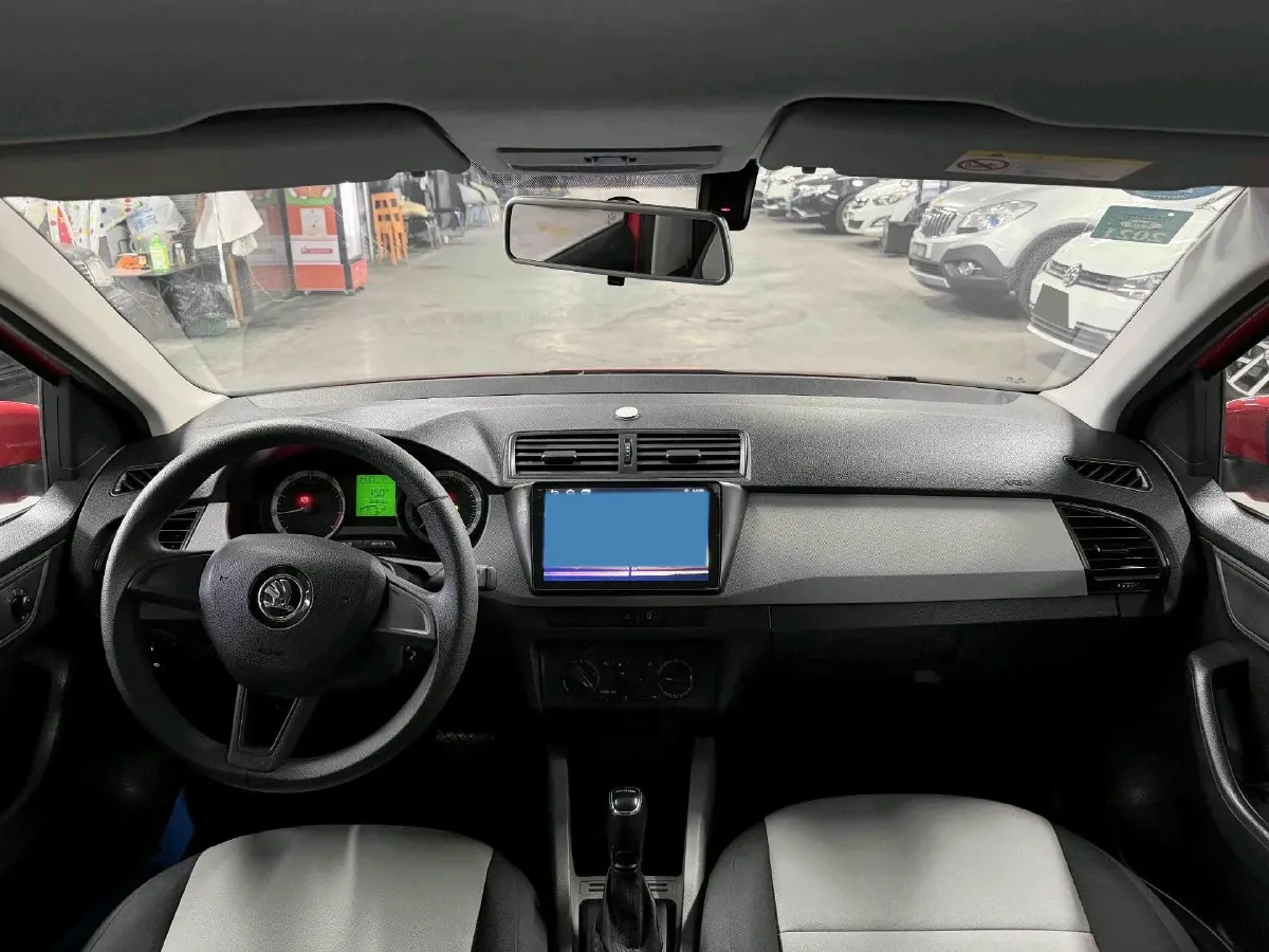 2017 Skoda Fabia 1.4L 90HP L4 6AT,autocango,china used car exporter,china ev exporter,chinese used car exporter,chinese used ev exporter