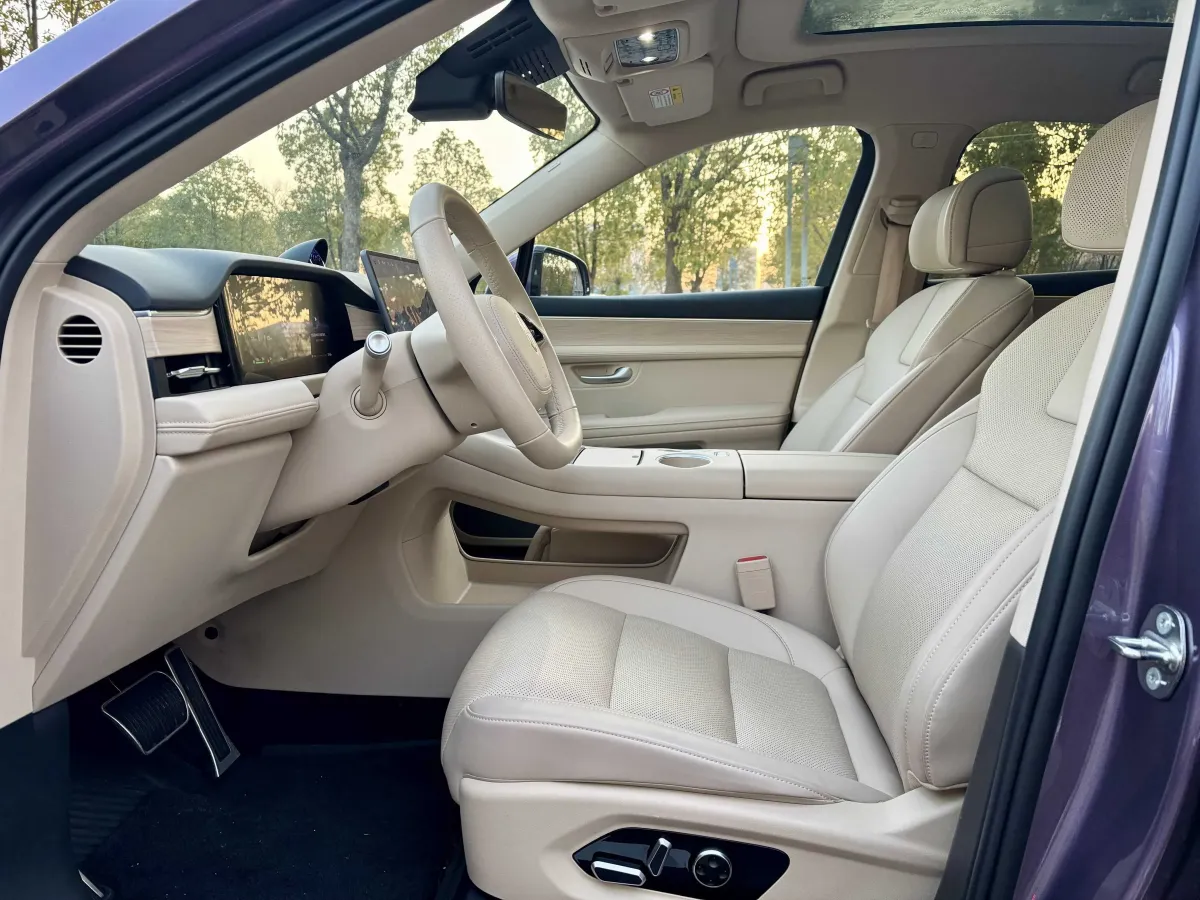 2025 AITO AITO M5 1.5T 152HP L4 REEV 42KWH,autocango,china used car exporter,china ev exporter,chinese used car exporter,chinese used ev exporter