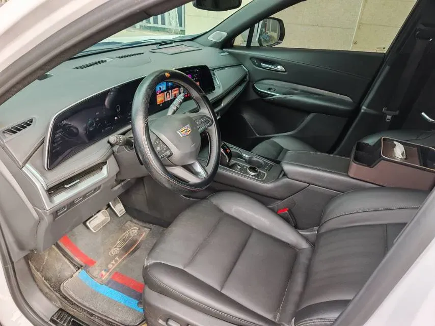 2024 Cadillac XT4 2.0T 237HP L4 9AT,autocango,china used car exporter,china ev exporter,chinese used car exporter,chinese used ev exporter
