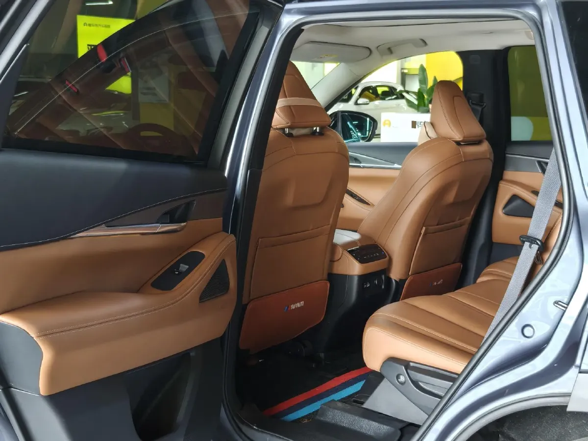 2022 Infiniti QX60 2.0T 252HP L4 9AT,autocango,china used car exporter,china ev exporter,chinese used car exporter,chinese used ev exporter