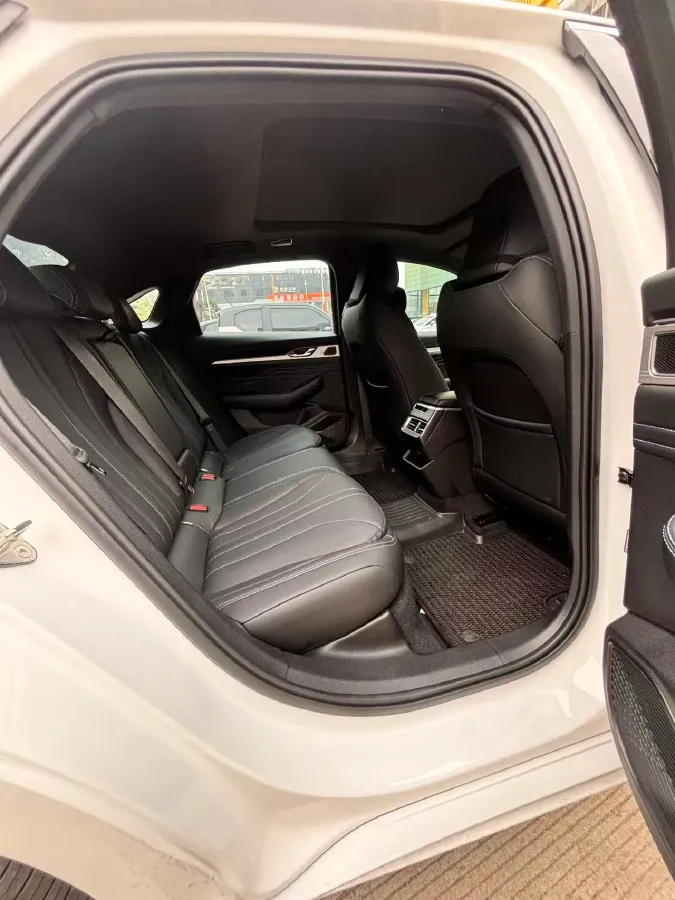 2025 Geely Preface 1.5T 181HP L4 7DCT,autocango,china used car exporter,china ev exporter,chinese used car exporter,chinese used ev exporter