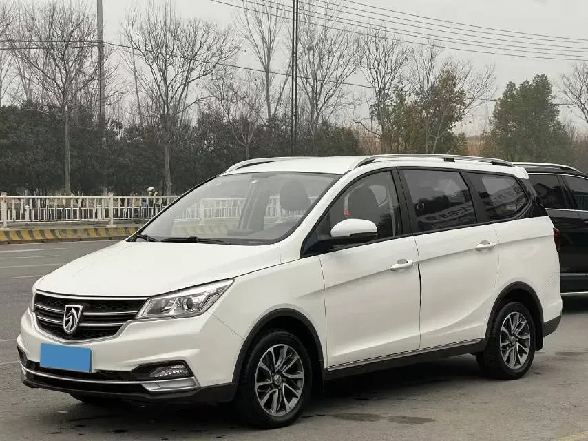 2019 BaoJun 730 1.5L 112HP L4 6MT,autocango,china used car exporter,china ev exporter,chinese used car exporter,chinese used ev exporter
