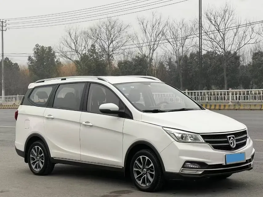 2019 BaoJun 730 1.5L 112HP L4 6MT,autocango,china used car exporter,china ev exporter,chinese used car exporter,chinese used ev exporter