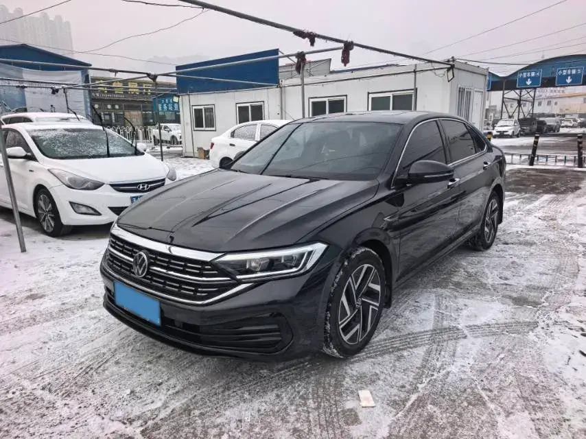 2025 Volkswagen Sagitar 1.5T 160HP L4 7DCT