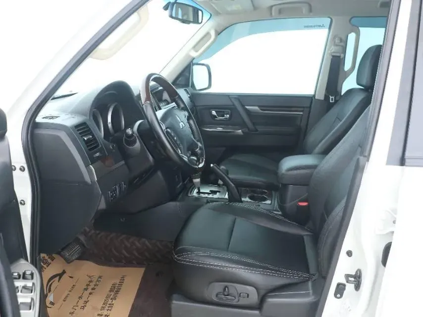 2017 Mercedes-Benz C Class 2.0T 184HP L4 7AT,autocango,china used car exporter,china ev exporter,chinese used car exporter,chinese used ev exporter