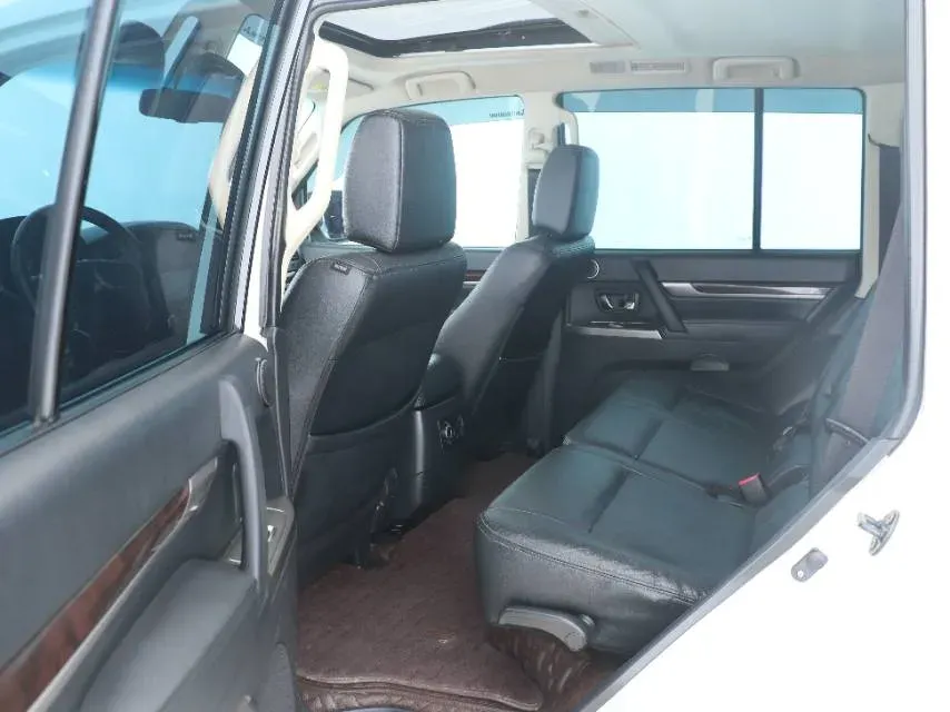 2017 Mercedes-Benz C Class 2.0T 184HP L4 7AT,autocango,china used car exporter,china ev exporter,chinese used car exporter,chinese used ev exporter