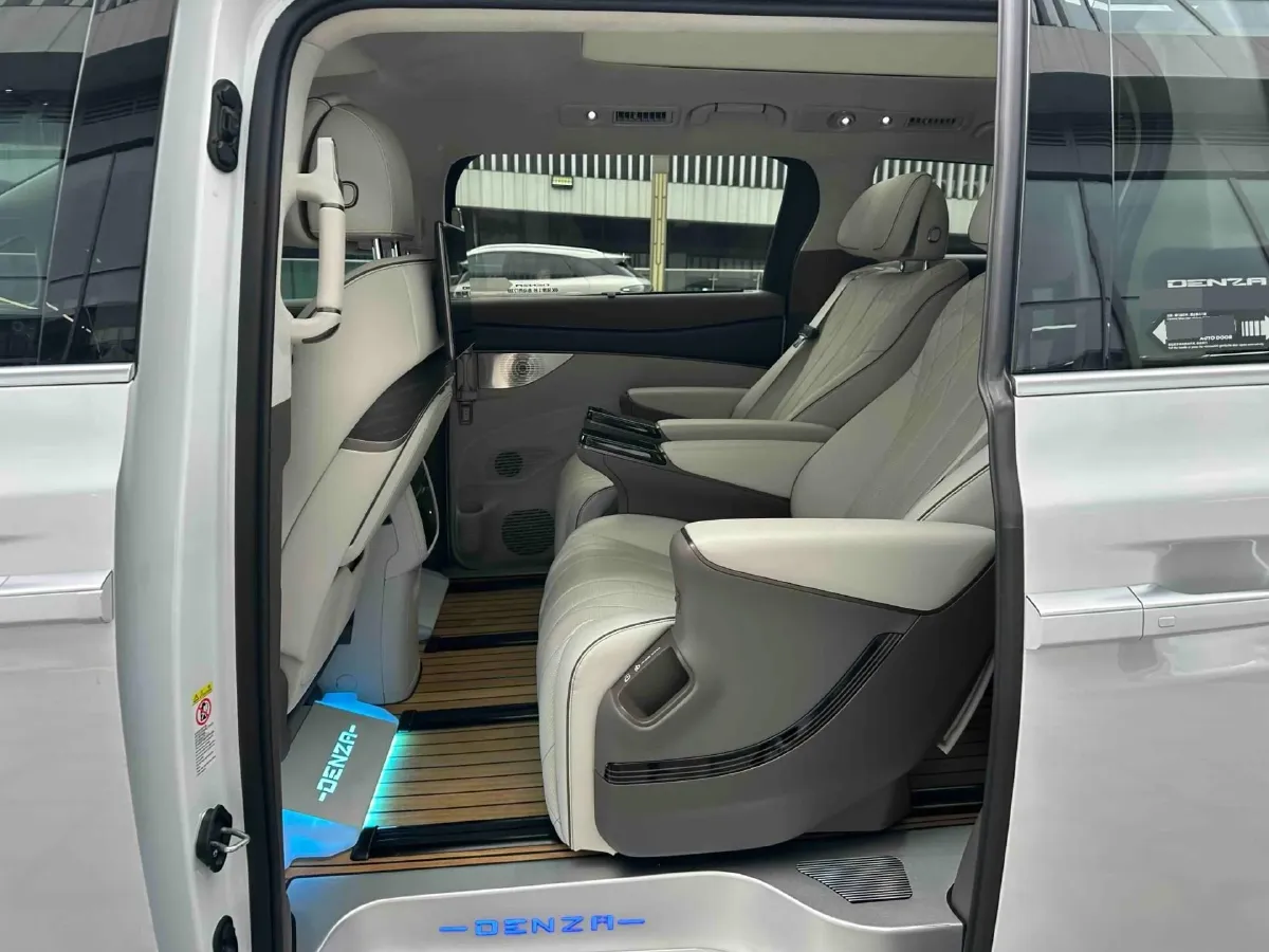 2024 Denza D9 1.5T 139HP L4 E-CVT PHEV 40KWH,autocango,china used car exporter,china ev exporter,chinese used car exporter,chinese used ev exporter