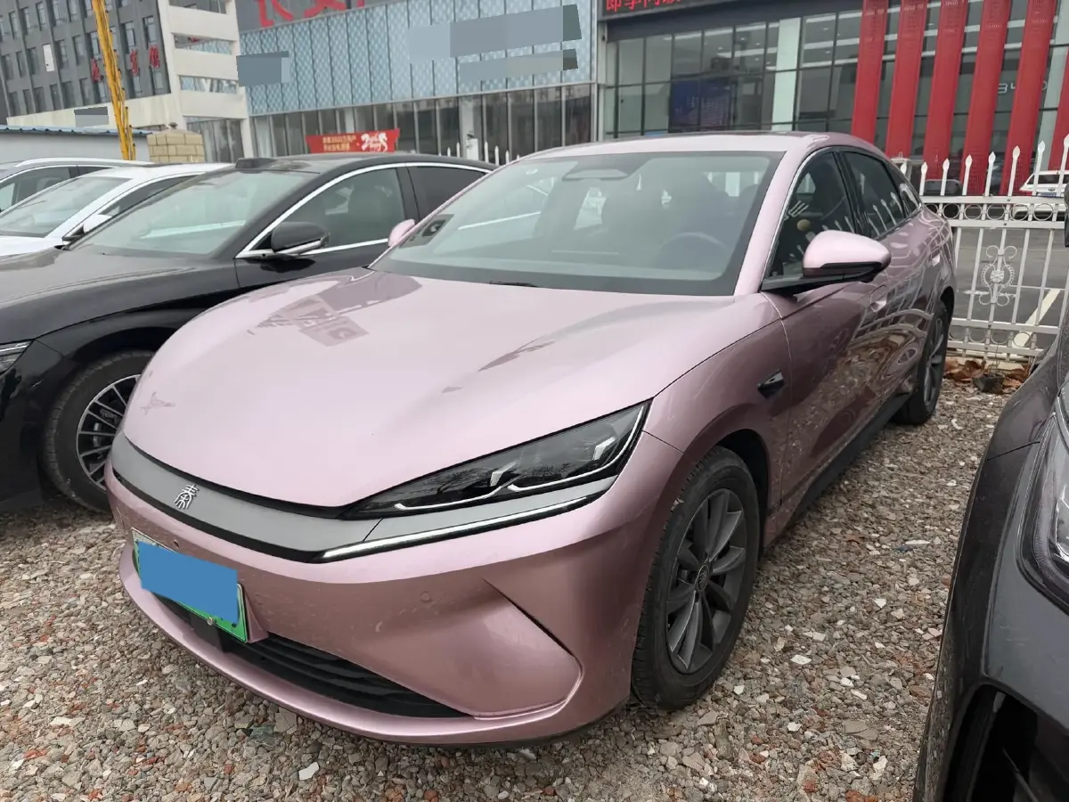 2025 BYD QinL BEV