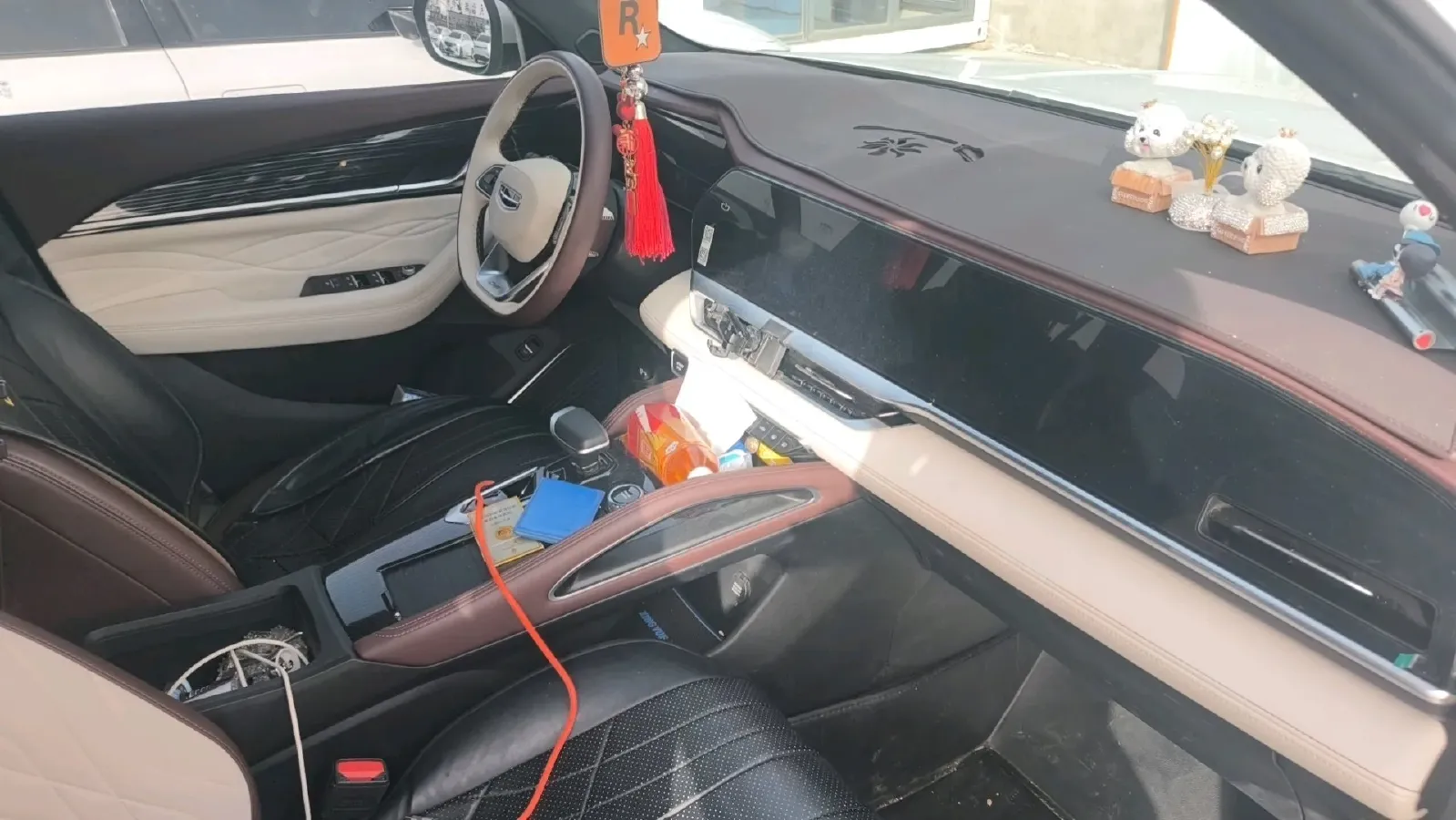 2021 Geely Monjaro 2.0T 218HP L4 7DCT,autocango,china used car exporter,china ev exporter,chinese used car exporter,chinese used ev exporter