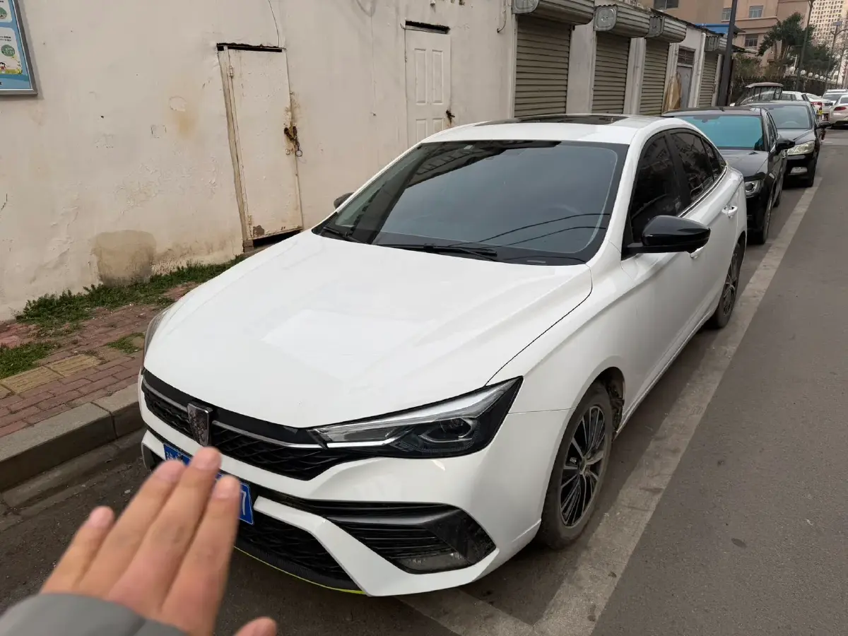 2021 Roewe i5 1.5L 120HP L4 CVT