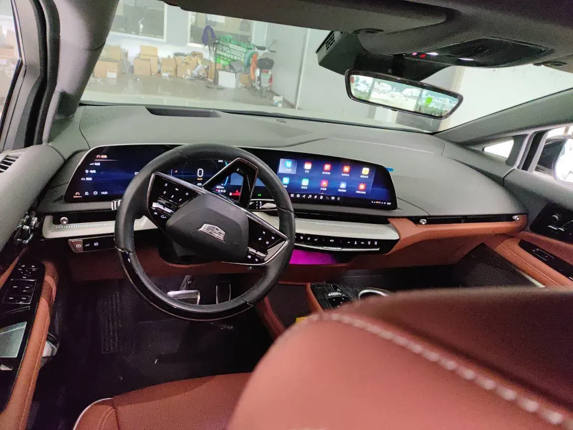 2024 Cadillac OPTIQ BEV 79.7KWH,autocango,china used car exporter,china ev exporter,chinese used car exporter,chinese used ev exporter