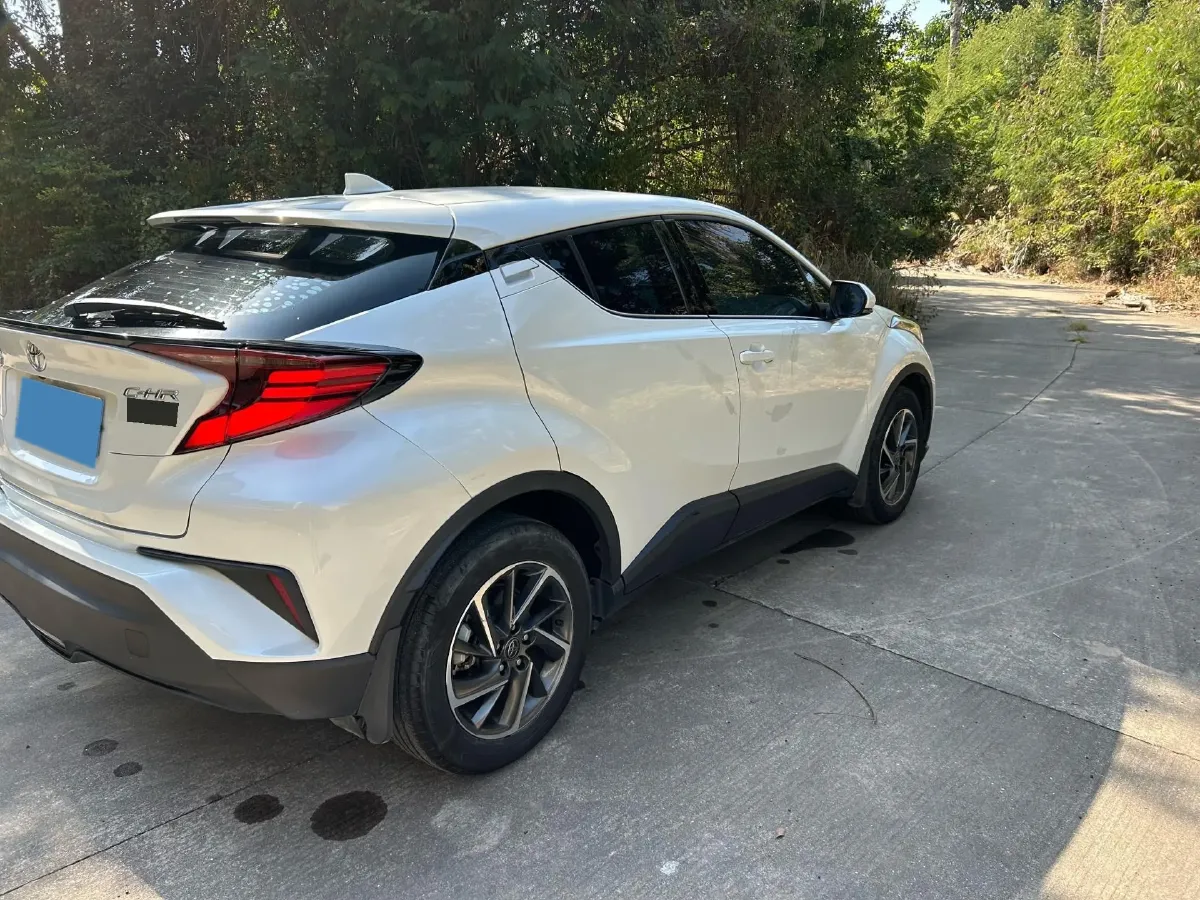 2023 Toyota C-HR 2.0L 171HP L4 CVT,autocango,china used car exporter,china ev exporter,chinese used car exporter,chinese used ev exporter