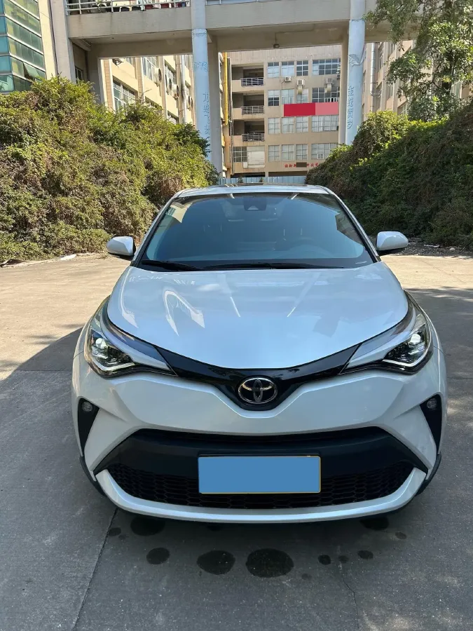 2023 Toyota C-HR 2.0L 171HP L4 CVT,autocango,china used car exporter,china ev exporter,chinese used car exporter,chinese used ev exporter