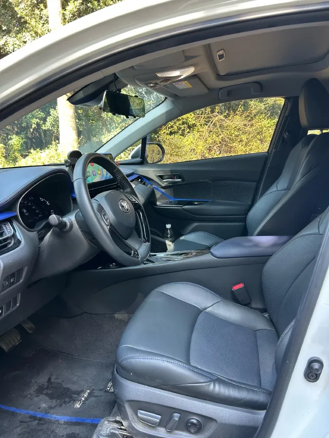 2023 Toyota C-HR 2.0L 171HP L4 CVT,autocango,china used car exporter,china ev exporter,chinese used car exporter,chinese used ev exporter