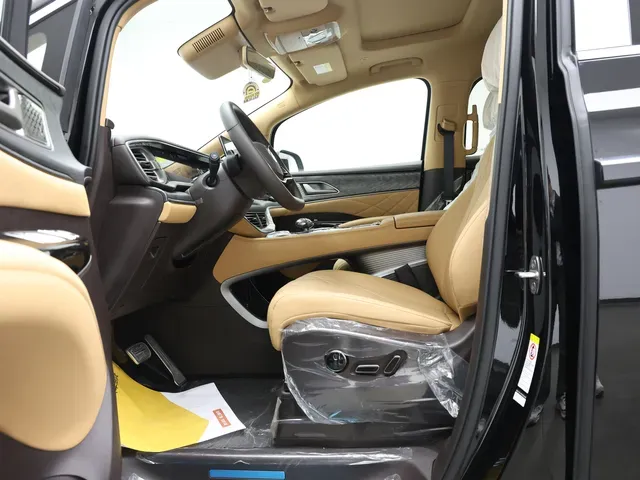 2025 Denza D9 1.5T 156HP L4 E-CVT PHEV 40KWH,autocango,china used car exporter,china ev exporter,chinese used car exporter,chinese used ev exporter