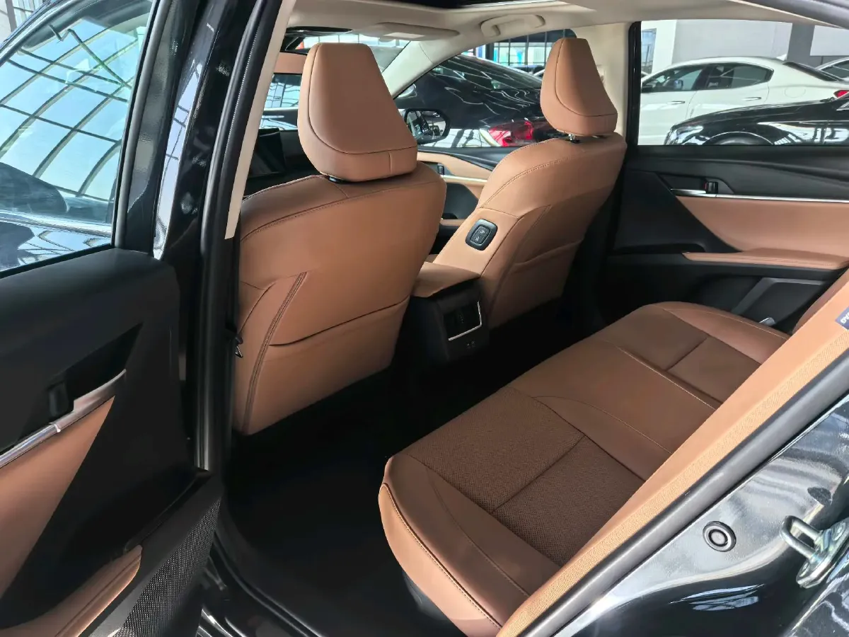 2024 Toyota Camry 2.0L 152HP L4 E-CVT Hybrid,autocango,china used car exporter,china ev exporter,chinese used car exporter,chinese used ev exporter