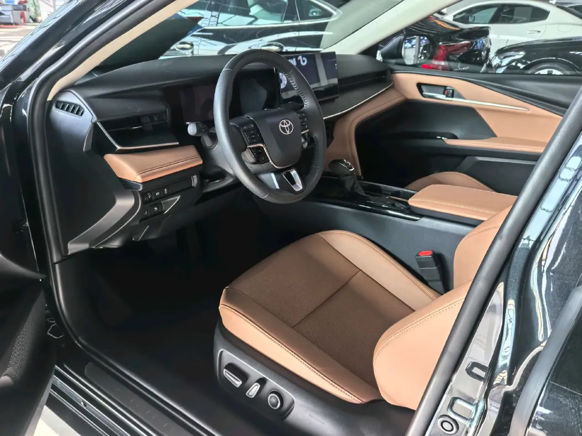 2024 Toyota Camry 2.0L 152HP L4 E-CVT Hybrid,autocango,china used car exporter,china ev exporter,chinese used car exporter,chinese used ev exporter