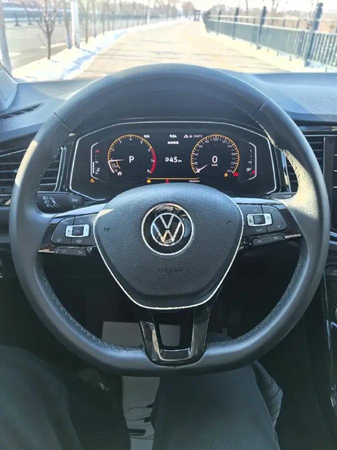 2022 Volkswagen T-Roc 1.4T 150HP L4 7DCT,autocango,china used car exporter,china ev exporter,chinese used car exporter,chinese used ev exporter