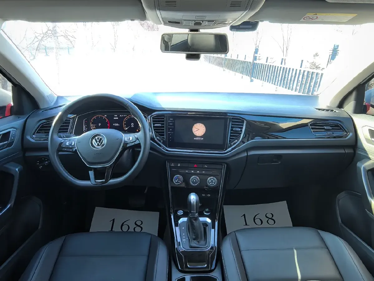 2022 Volkswagen T-Roc 1.4T 150HP L4 7DCT,autocango,china used car exporter,china ev exporter,chinese used car exporter,chinese used ev exporter