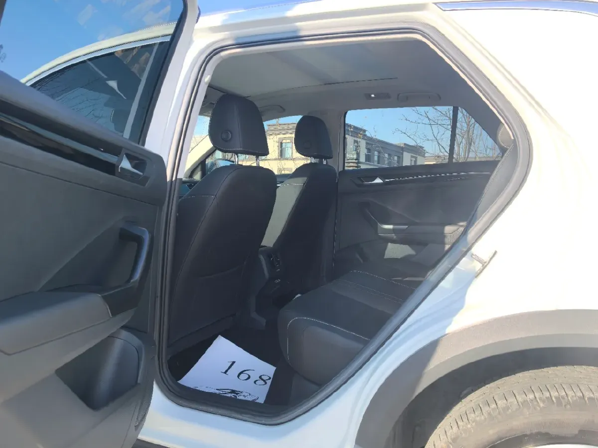 2022 Volkswagen T-Roc 1.4T 150HP L4 7DCT,autocango,china used car exporter,china ev exporter,chinese used car exporter,chinese used ev exporter