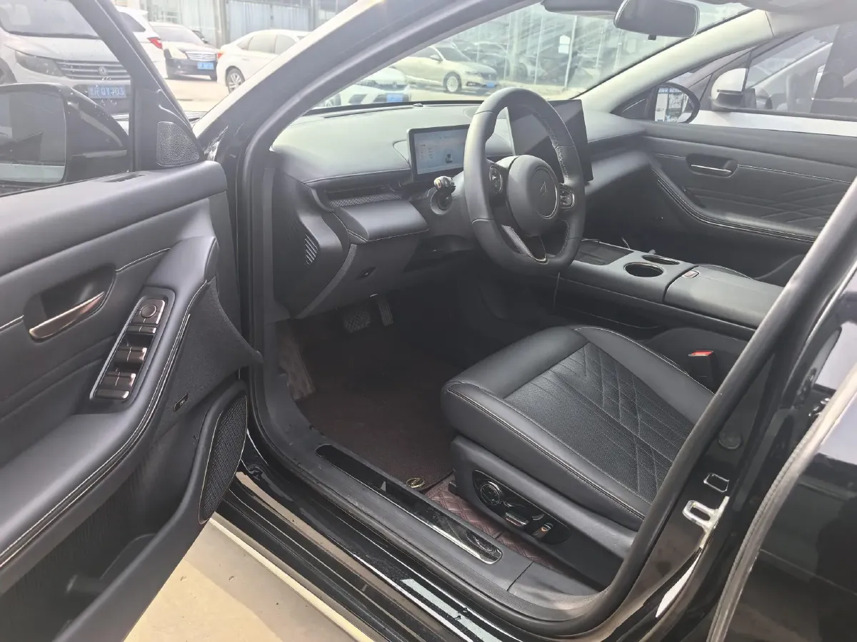 2025 BaoJun XiangJing 1.5T 143HP L4 1DHT PHEV,autocango,china used car exporter,china ev exporter,chinese used car exporter,chinese used ev exporter