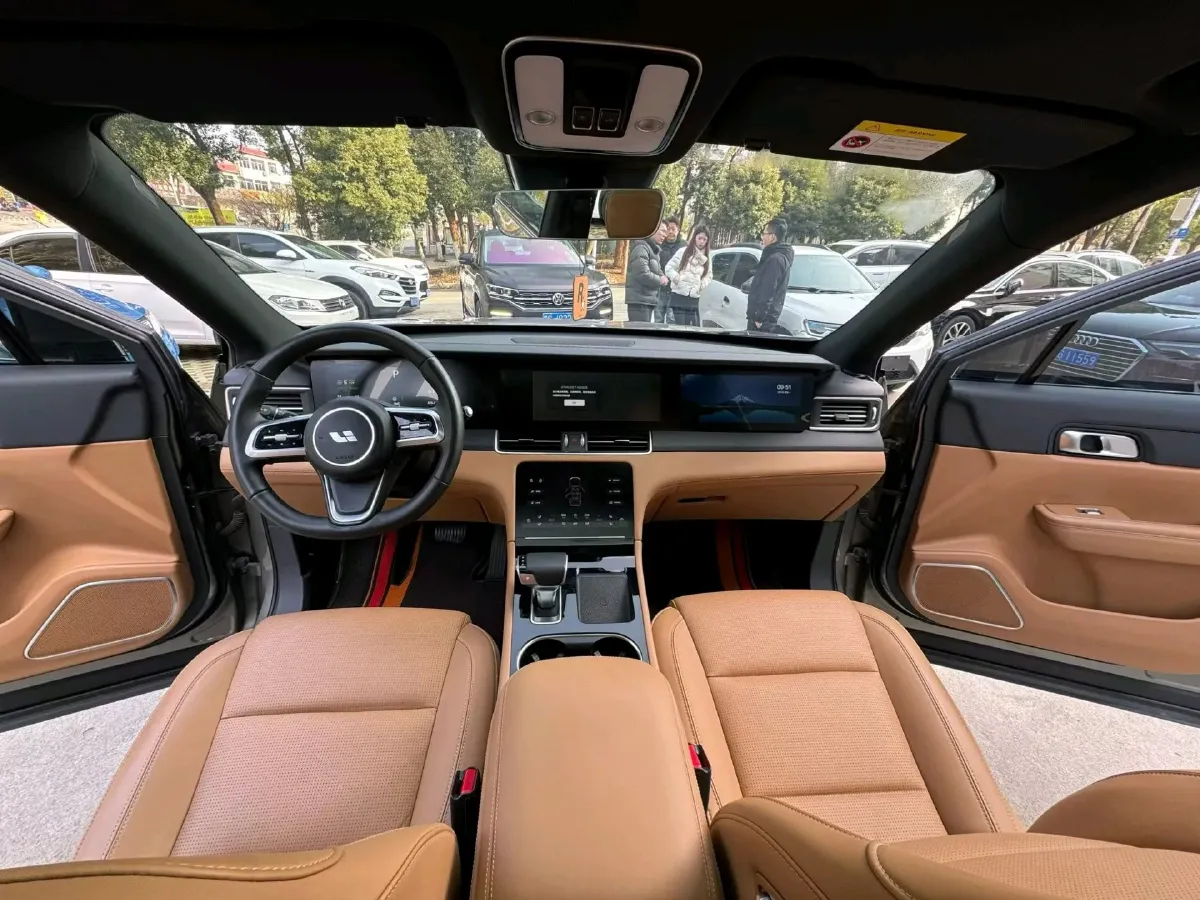 2021 Li ONE Range Extended 131HP REEV 40.5KWH,autocango,china used car exporter,china ev exporter,chinese used car exporter,chinese used ev exporter