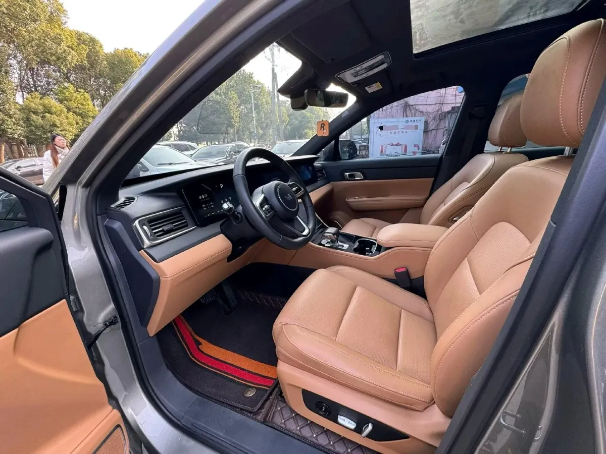 2021 Li ONE Range Extended 131HP REEV 40.5KWH,autocango,china used car exporter,china ev exporter,chinese used car exporter,chinese used ev exporter