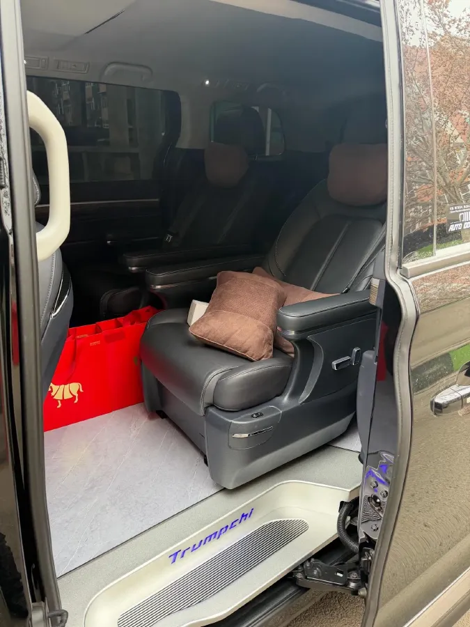 2021 GAC Trumpchi M8 2.0T 252HP L4 8AT,autocango,china used car exporter,china ev exporter,chinese used car exporter,chinese used ev exporter