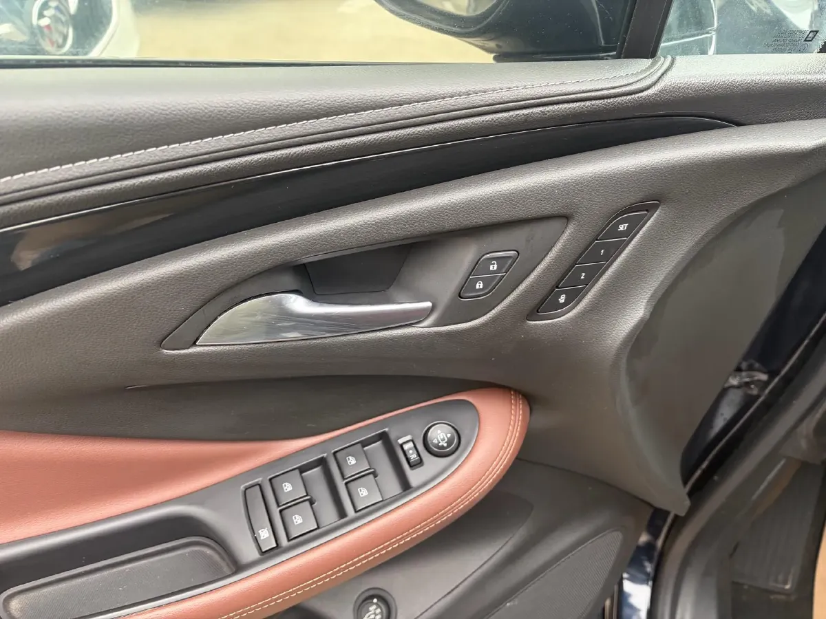 2020 Buick EnvisionPlus 1.5T 169HP L4 7DCT,autocango,china used car exporter,china ev exporter,chinese used car exporter,chinese used ev exporter