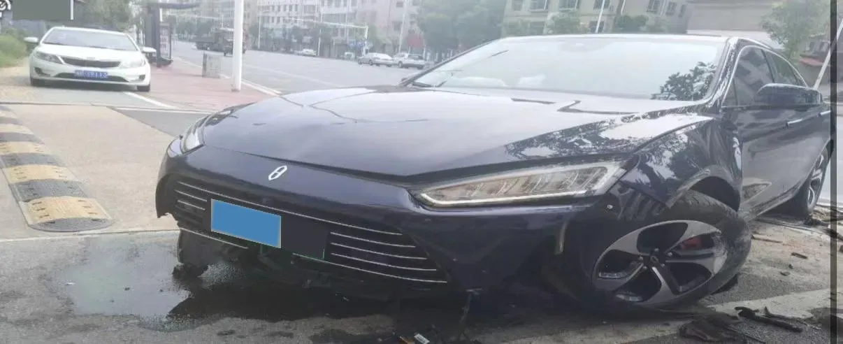 2022 JMC YuHu 7 2.0T 141HP L4 8AT,autocango,china used car exporter,china ev exporter,chinese used car exporter,chinese used ev exporter