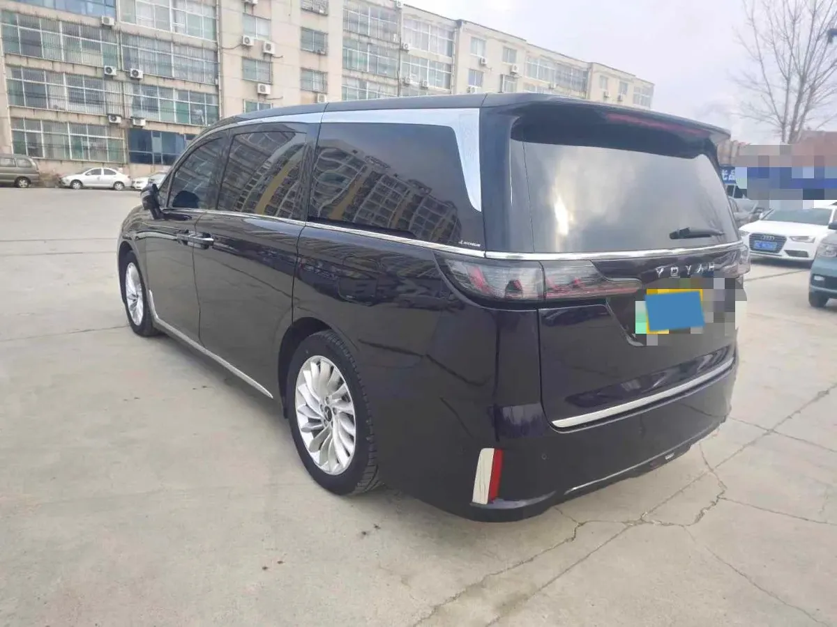 2024 Voyah Dream 1.5T 150HP L4 PHEV 43KWH,autocango,china used car exporter,china ev exporter,chinese used car exporter,chinese used ev exporter